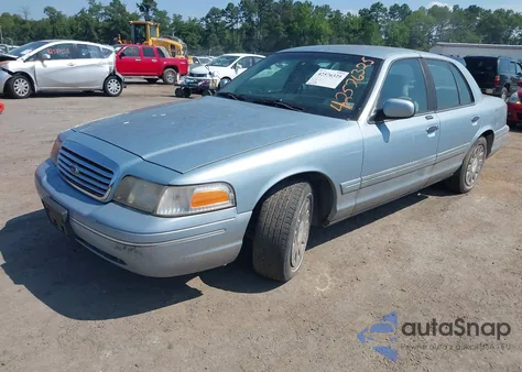 2003 Ford Crown Victoria Standard from USA, damaged, VIN 2FAFP73W03X140169